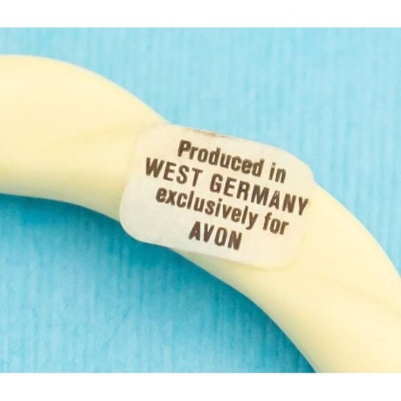 Vintage Gold Cyclone Bangle Bracelet by Avon - 8 inch - N10 - Picture 2 of 4